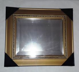 Zrcadlo - zlatý rám 28.5x33.5cm