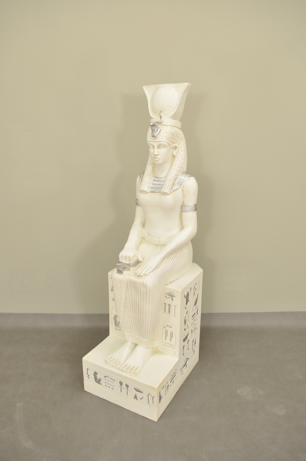 Bohyně Isis / 123cm - col.70+28 Zakázková výroba