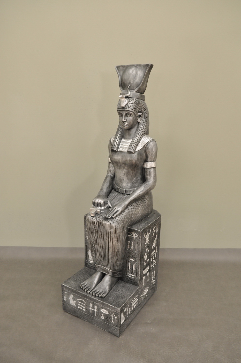 Bohyně Isis / 123cm - col.76+28 Zakázková výroba